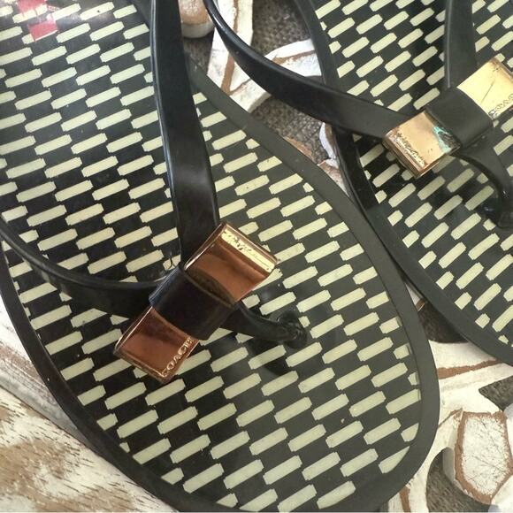 Coach Bow Toe Flip Flop Sandals Shoes Women’s 9 - Picture 7 of 9